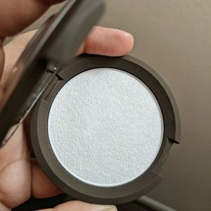 Becca Highlighter in Pearl